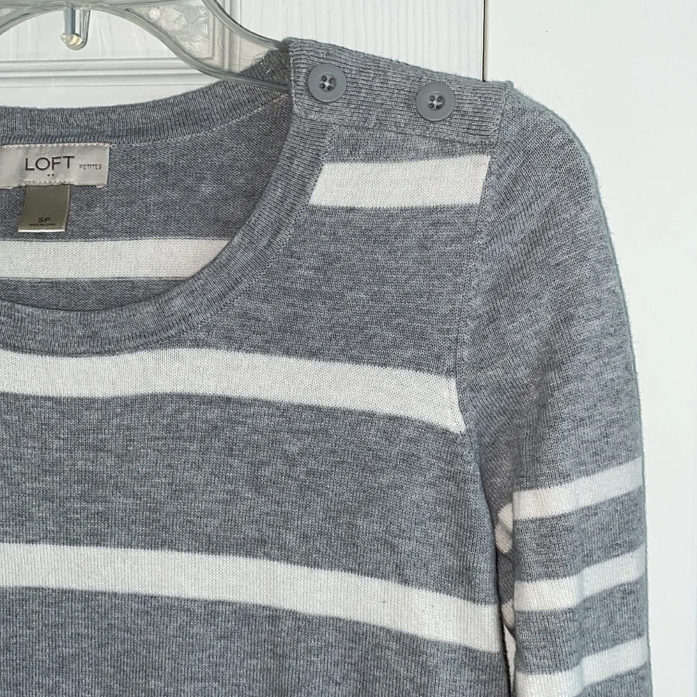 LOFT. WOMENS SWEATER. SIZE PETITE S